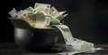 Niemiecki hełm II Wojna Światowa wypełniony euro