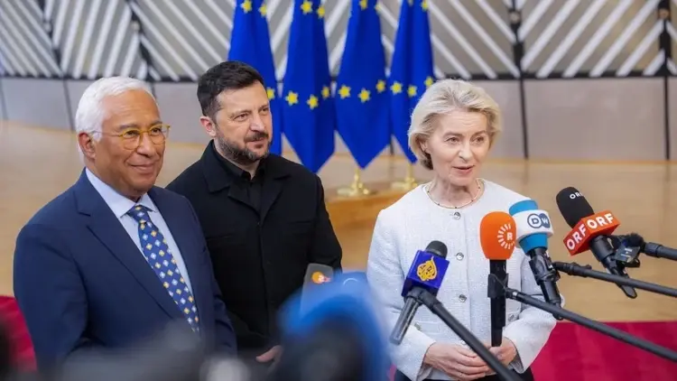 Ursula von der Leyen i Wołodymyr Zełenski