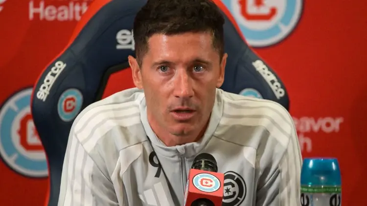 Robert Lewandowski podczas konferencji prasowej