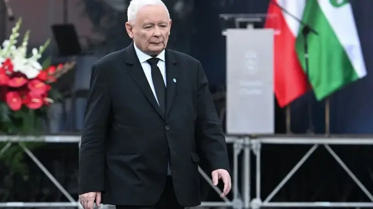 Jarosław Kaczyński idzie