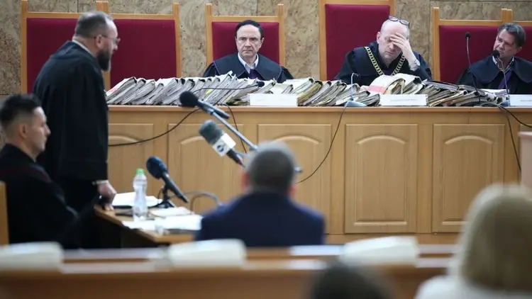 Sala rozpraw Sądu Okręgowego w Krakowie z sędzią