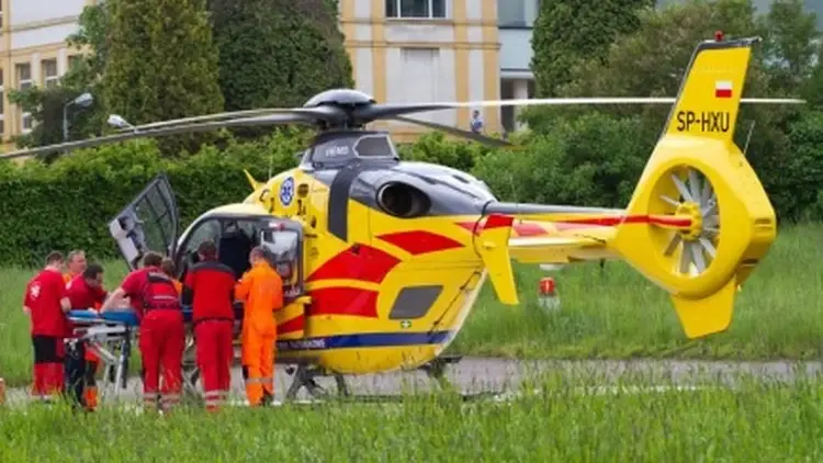 Lotnicze Pogotowie Ratunkowe śmigłowiec z ratownikami