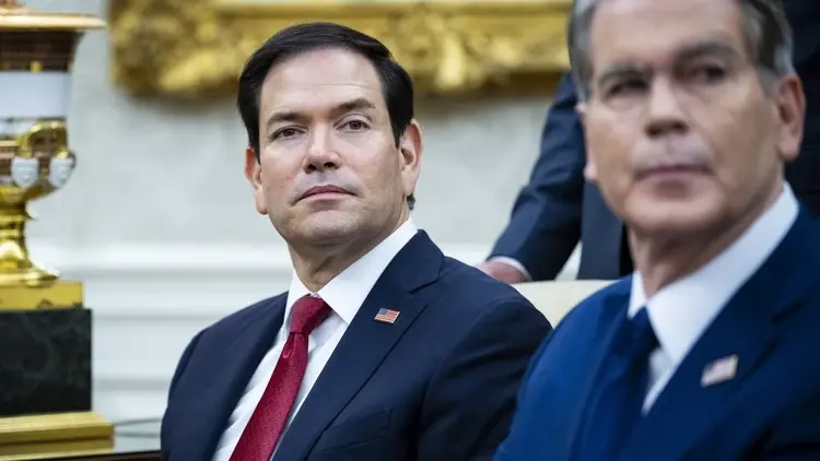 Amerykański sekretarz stanu Marco Rubio i sekretarz skarbu Scott Bessent