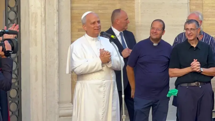 papież w czasie przemówienia w Bari
