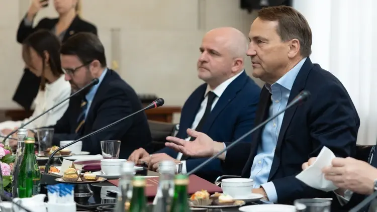 Minister spraw zagranicznych Radosław Sikorski i poseł Paweł Kowal