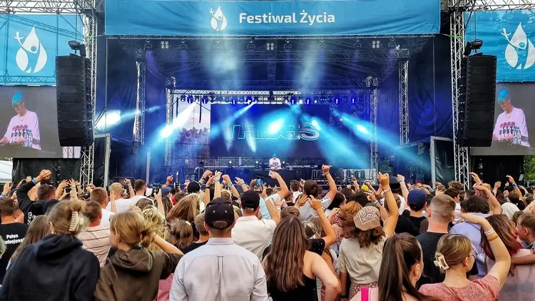 koncert w czasie eventu chrześcijańskiego w Kokotku