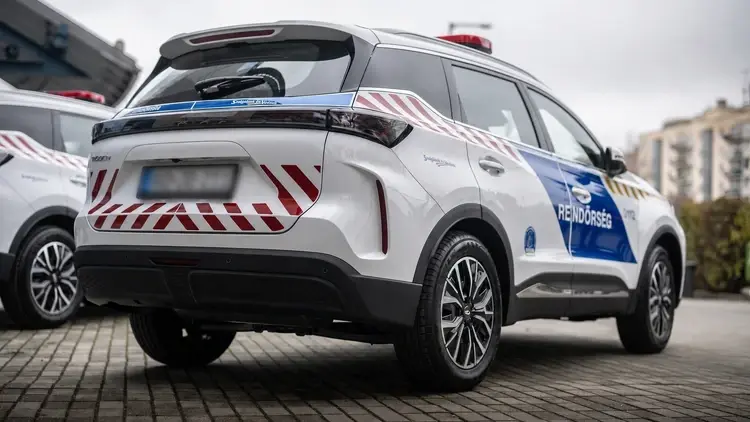 Radiowóz węgierskiej policji - zdjęcie poglądowe