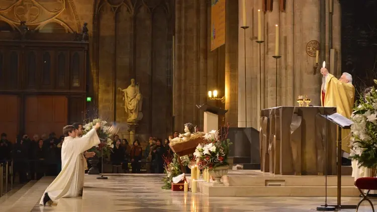 Eucharystia w paryskiej katedrze