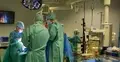 szpital personel przy operacji