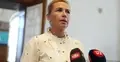 Mette Frederiksen rozmawia z dziennikarzami