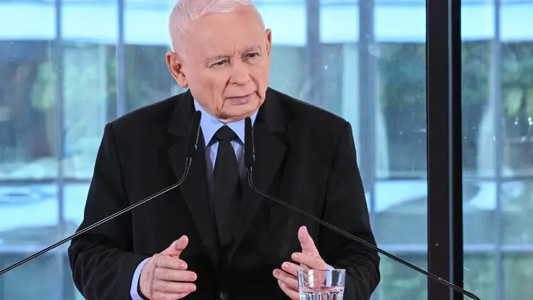 „Czarni kopacze” profanują mogiły polskich ofiar? Kaczyński: będziemy domagać się reakcji