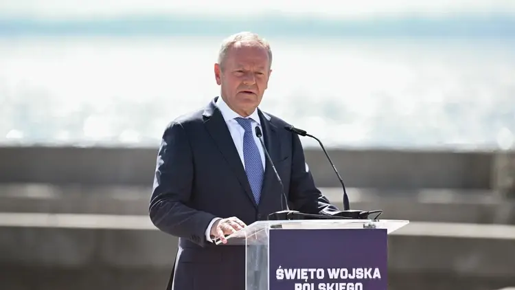 Premier Donald Tusk przemawia przed Paradą Morską