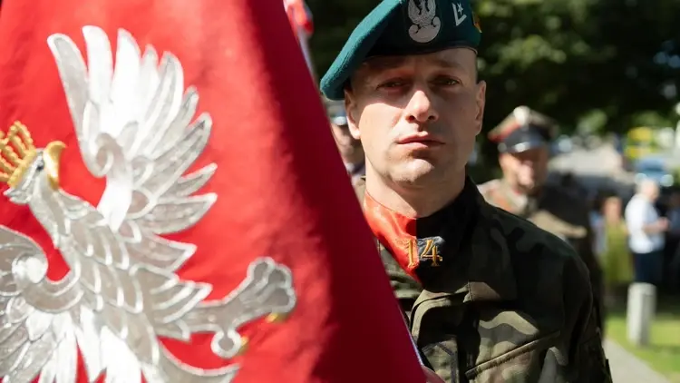 Uroczystości z okazji Święta Wojska Polskiego na wileńskim cmentarzu na Rossie