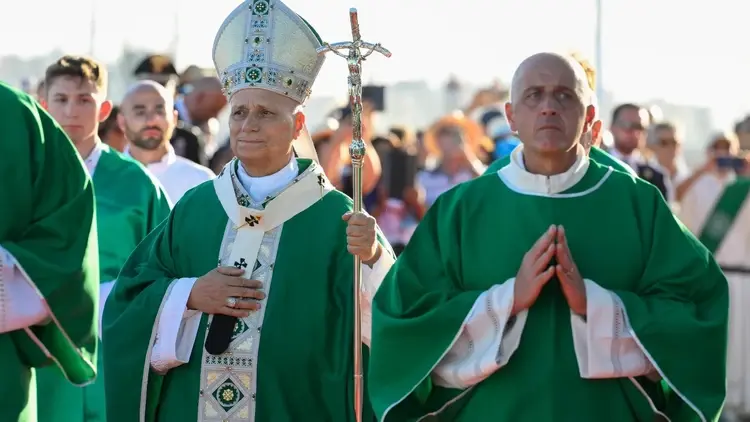 papież z czasie Mszy św.