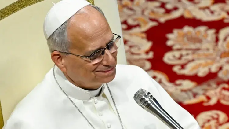 papież w czasie audiencji generalnej
