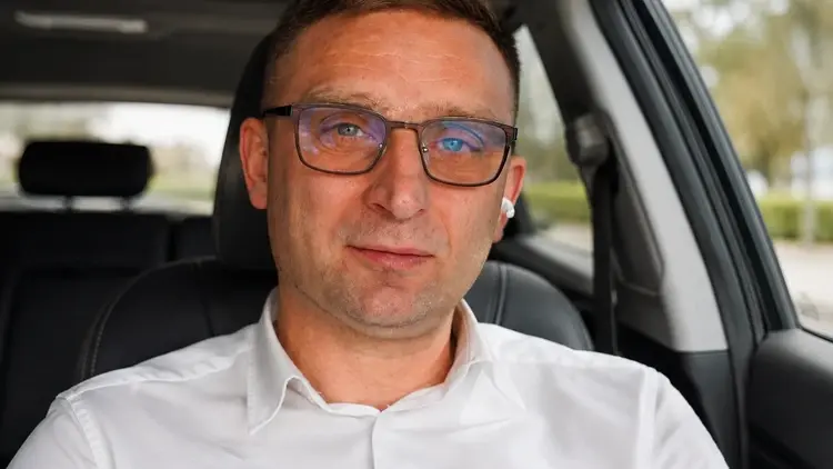 Robert Bąkiewicz - zdjęcie wygenerowane przez AI