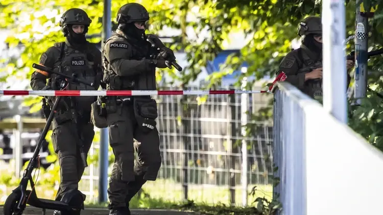 Szwajcarska policja z ciężką bronią