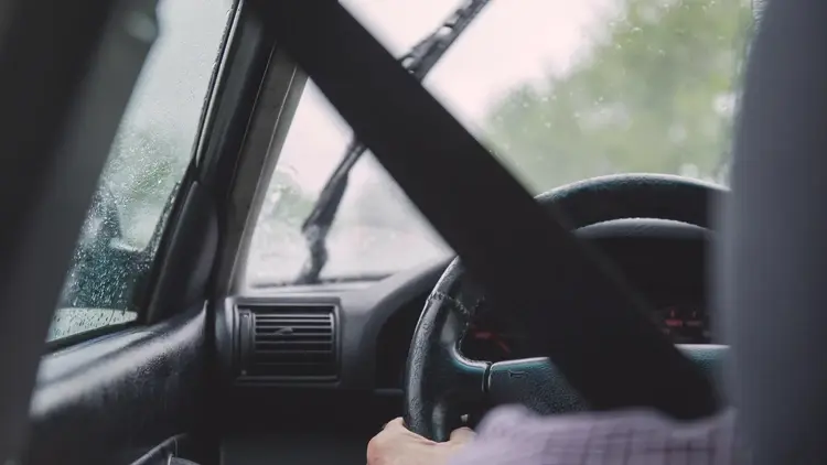 Wiózł czworo dzieci. Miał blisko 3 promile