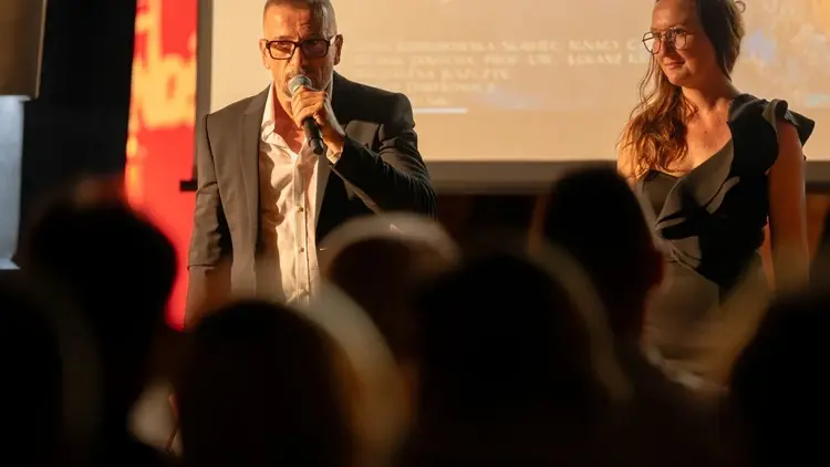 Krzyż i miasto – rozmowa z Magdaleną Juszczyk i Piotrem Dmitrowiczem