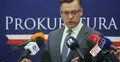 Rzecznik prasowy Prokuratury Krajowej, prokurator Przemysław Nowak (L) podczas konferencji prasowej w Warszawie
