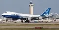 Boeing 747 F lądujący na lotnisku w Dallas - grafika poglądowa