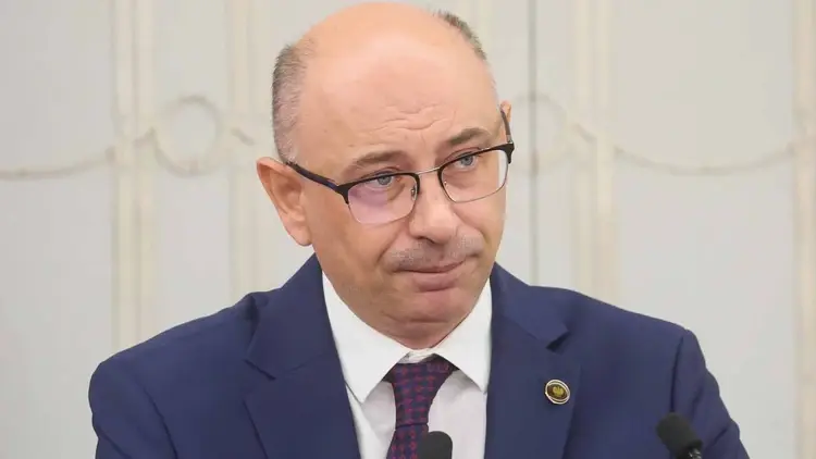 Dr Mateusz Szpytma