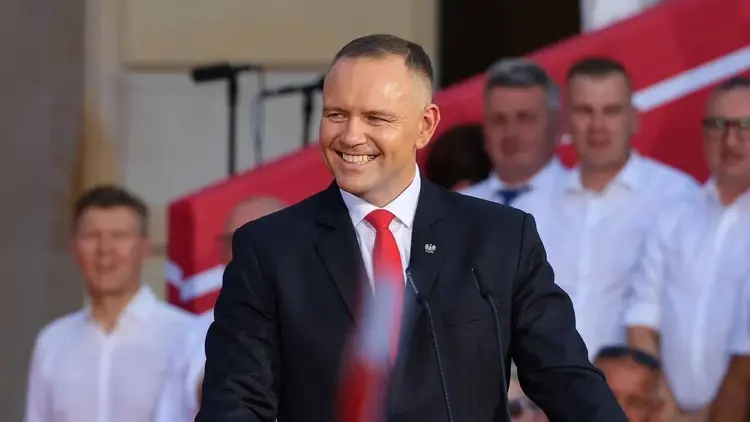 Karol Nawrocki podczas uroczystości z okazji rocznicy zaprzysiężenia go na urząd prezydenta
