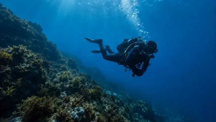 Nurek - grafika wygenerowana przez AI