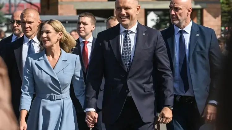 Para prezydencka na Dożynkach w Tryńczy idzie