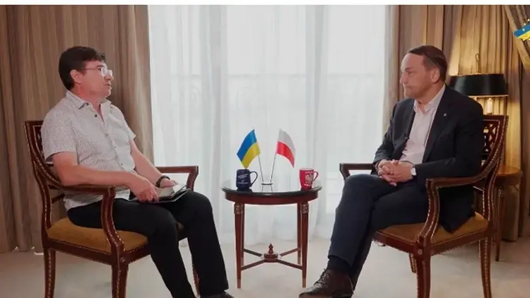 radosław sikorski podczas wywiadu