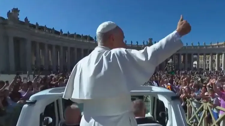 papież na placu św. Piotra