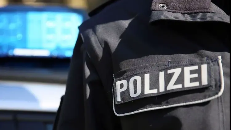 naszywka na policyjnej bluzie po niemiecku