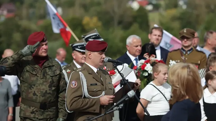 Uroczystości na Cmentarzu Wojennym Żołnierzy Narodowych Sił Zbrojnych w Kamesznicy