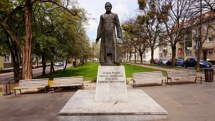 Pomnik ks. Henryka Jankowskiego