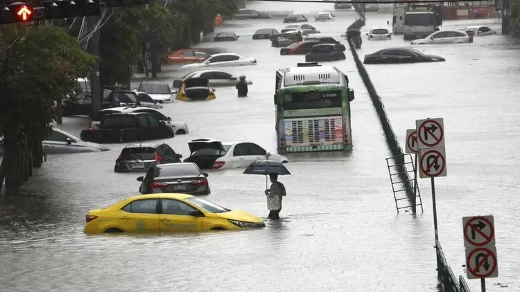zalane ulice Bangkoku