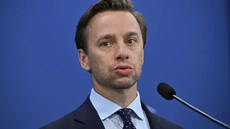 Krzysztof Bosak podczas konferencji prasowej