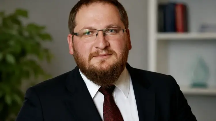 Piotr Cywiński - zdjęcie wygenerowane przez AI