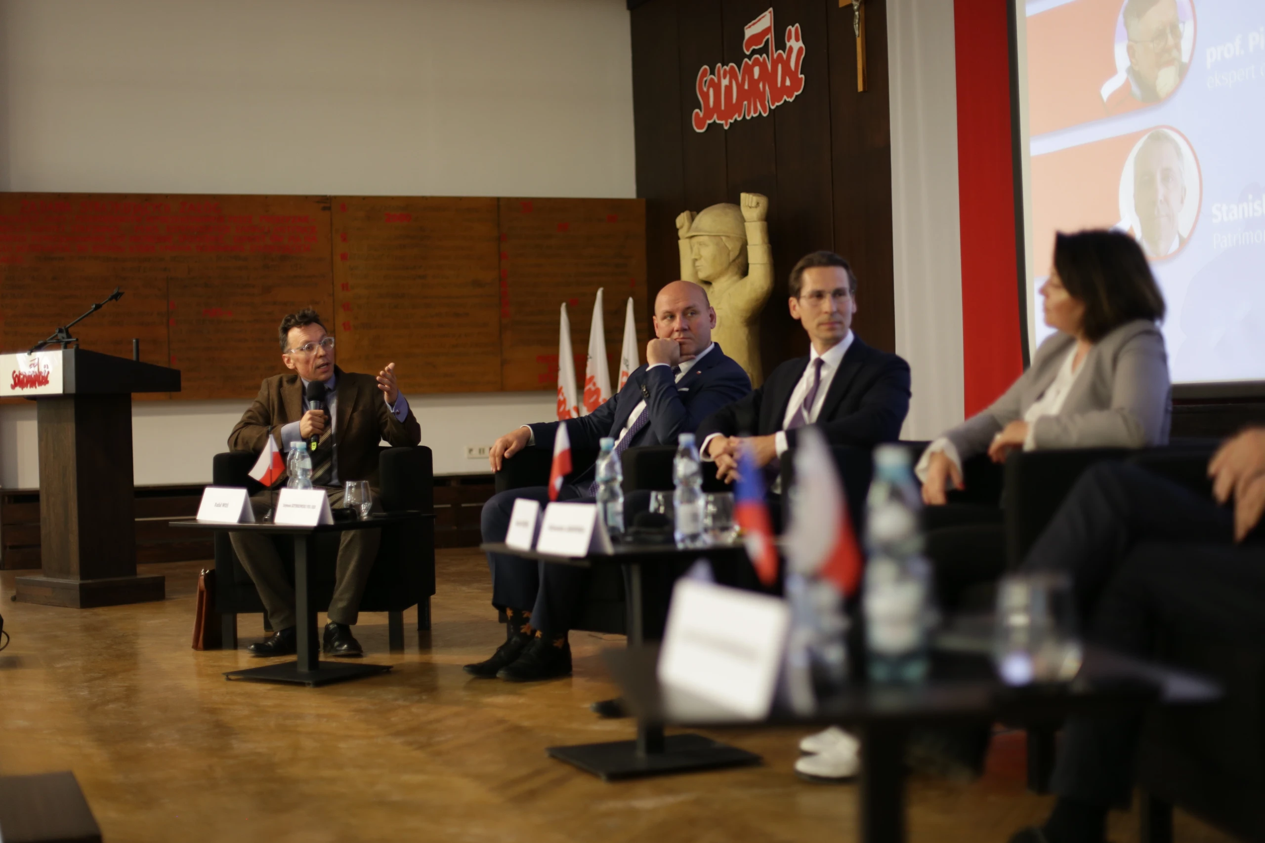 debataa