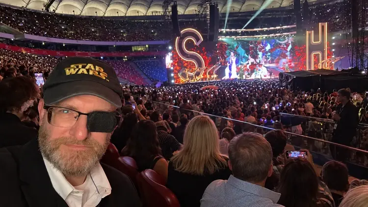 Grzegorz Braun na koncercie Sanah - zdjęcie modyfikowane przez AI