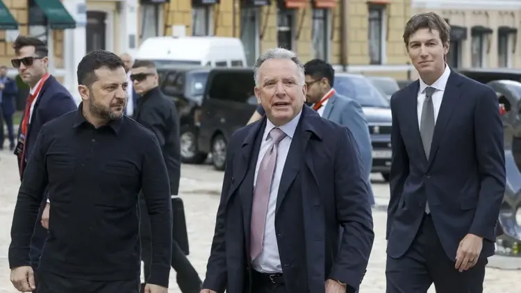 Wołodymyr Zełenski, Steve Witkoff i Jared Kushner na ulicy