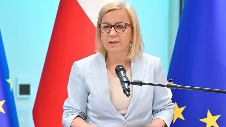Paulina Hennig-Kloska na konferencji prasowej