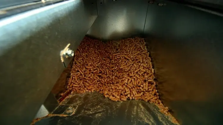 pellet w kotle